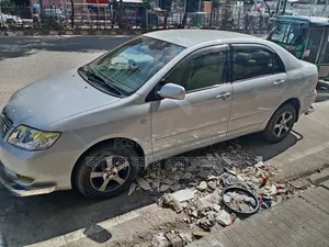 টয়োটা করোল্লা ২০০৪ সিলভার