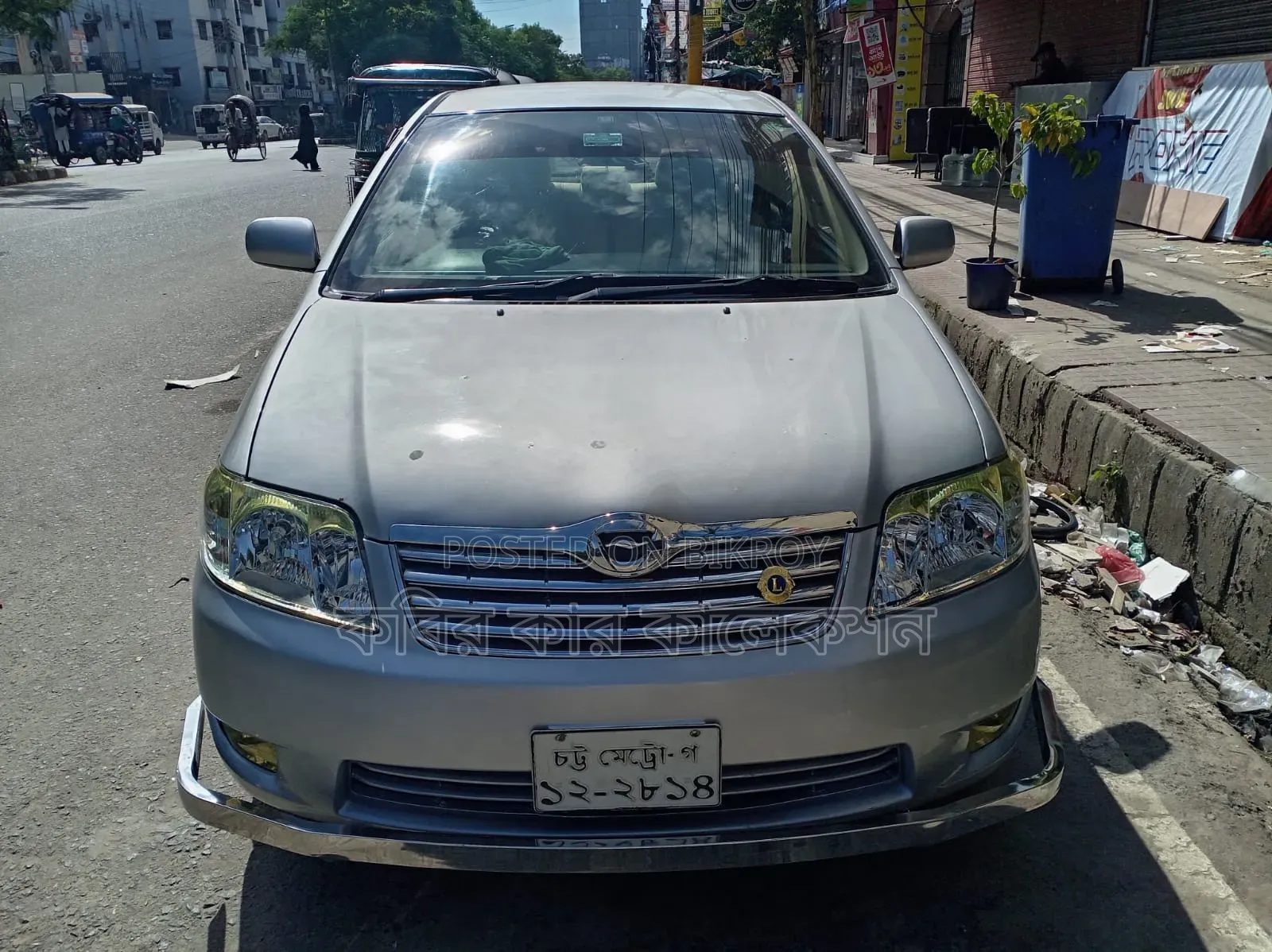 টয়োটা করোল্লা ২০০৪ সিলভার