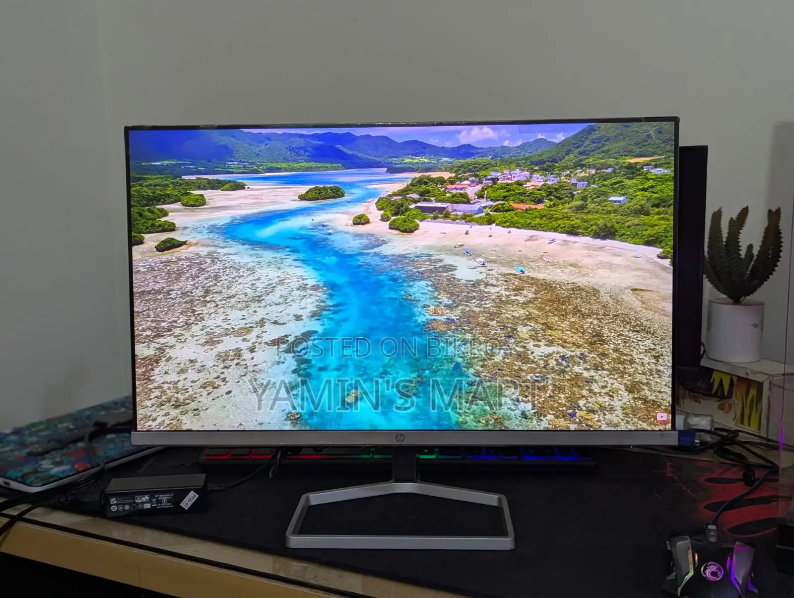 HP M22F 22" Inch Borderless Monitor