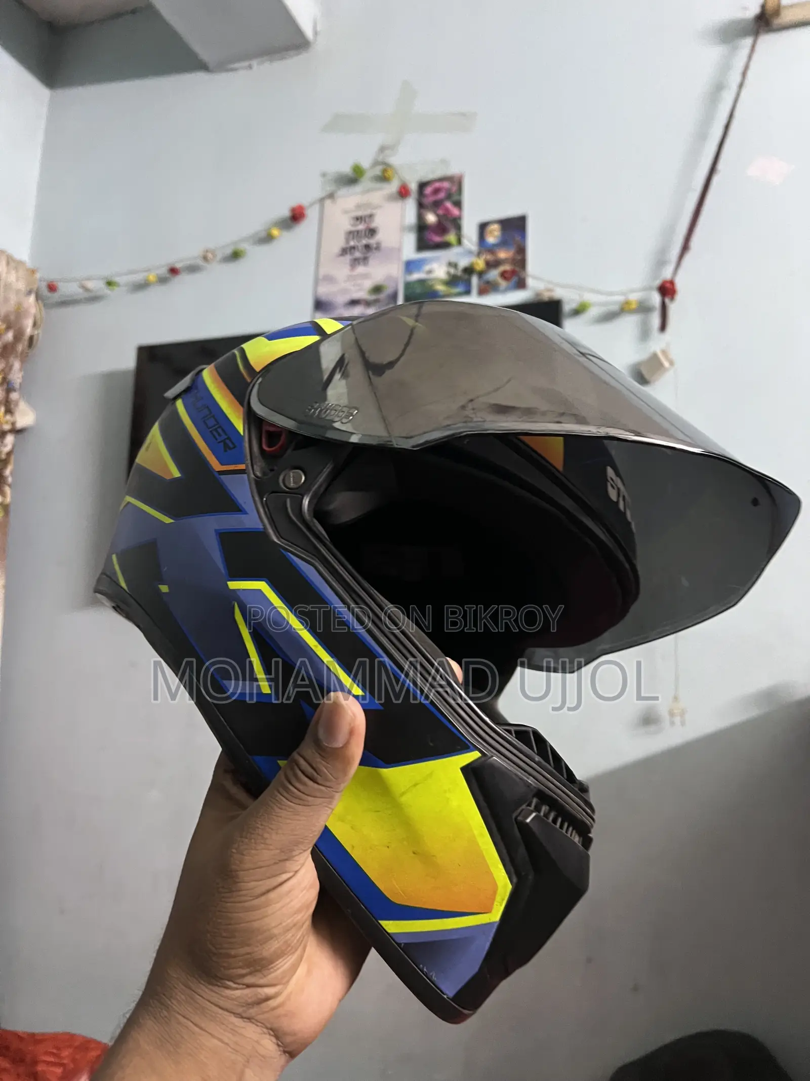 স্টাডস হেলমেট