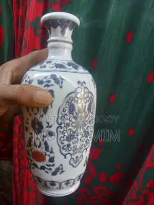 China Old Ceramic Bottle (Valuable)