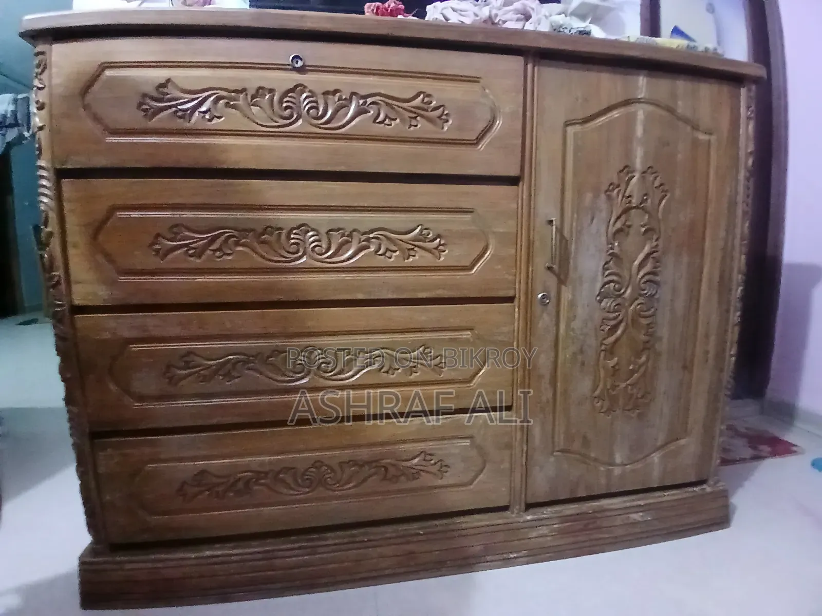 সেগুন কাঠের আসবাবপত্র