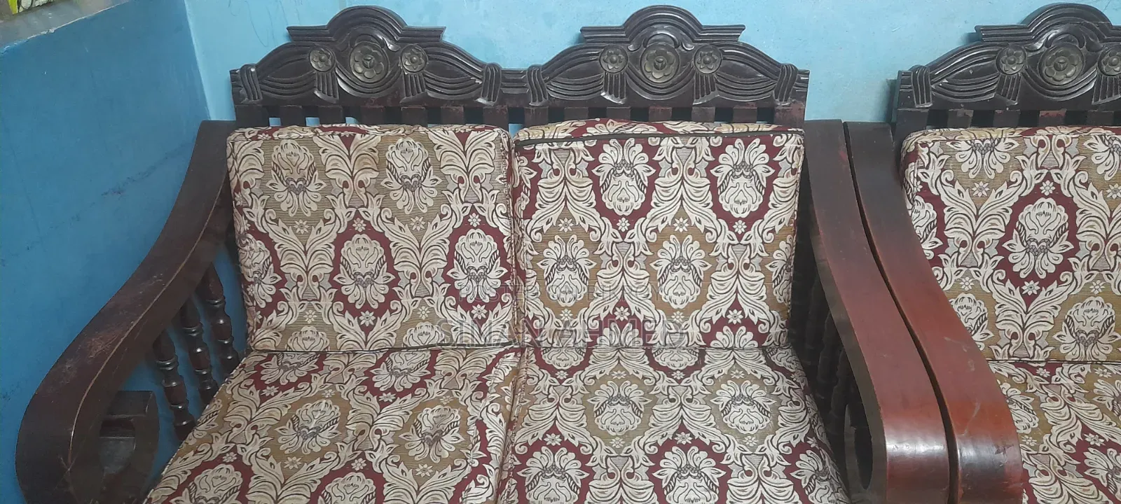 ব্যবহৃত সোফা সেট