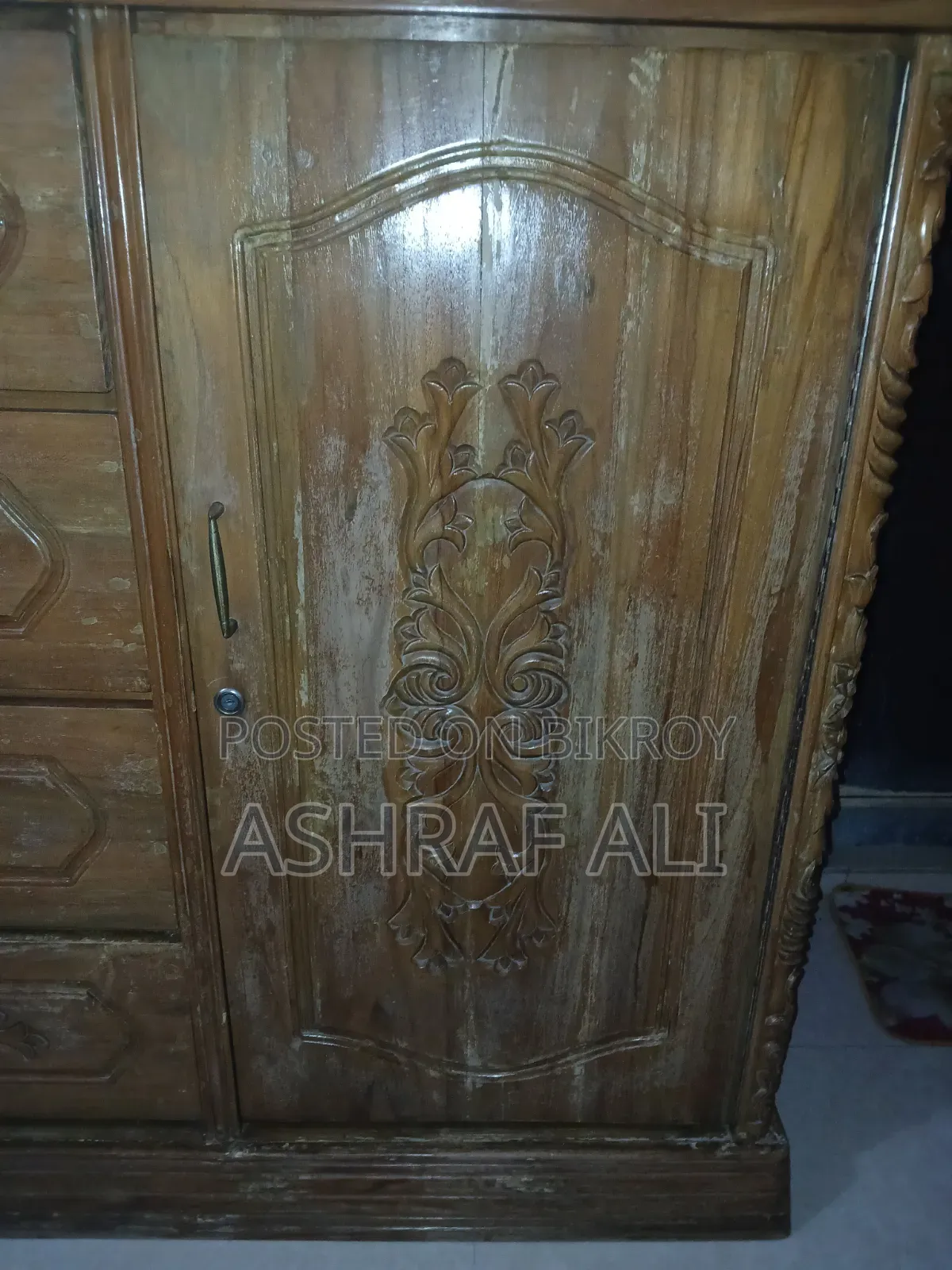 সেগুন কাঠের আসবাবপত্র
