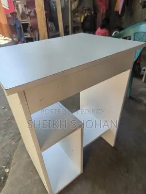 কম্পিউটার টেবিল