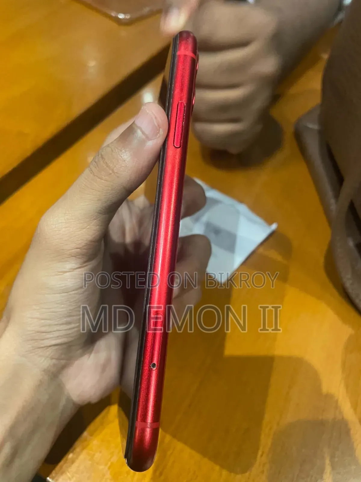 অ্যাপল আইফোন ১১ ৬৪ জিবি রেড