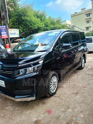 Toyota Noah 2.0 AWD (7 Seater) 2016 Black