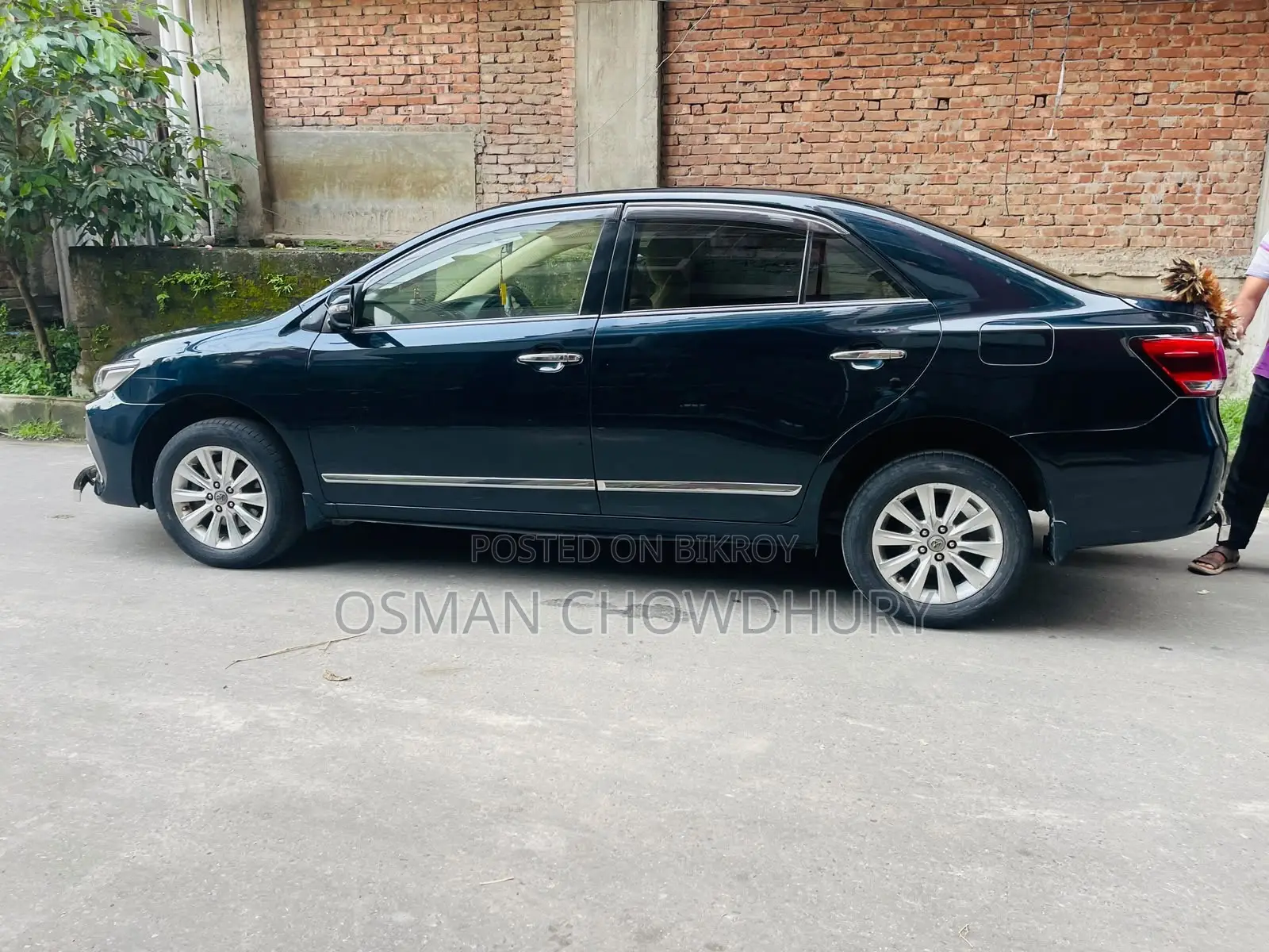টয়োটা প্রমিও ২০১৭ নীল