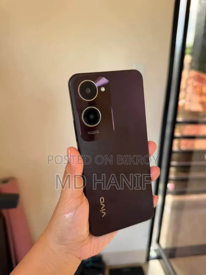 Vivo Y18 128 GB Red