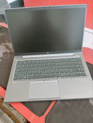 Laptop HP ZBook Firefly 14 G7 8GB Intel Core i5 SSD 256GB