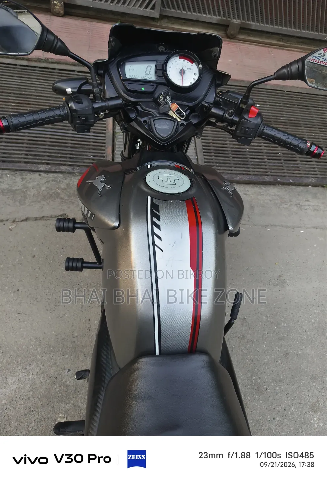 TVS Apache RTR 160 2V 2018 Silver