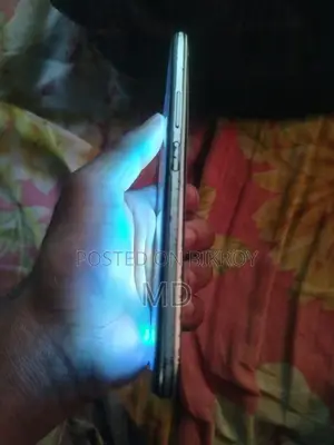 ইনফিনিক্স হট ১২ ১২৮ জিবি হোয়াইট