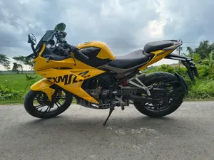 Hero Karizma XMR 210 2024 Yellow