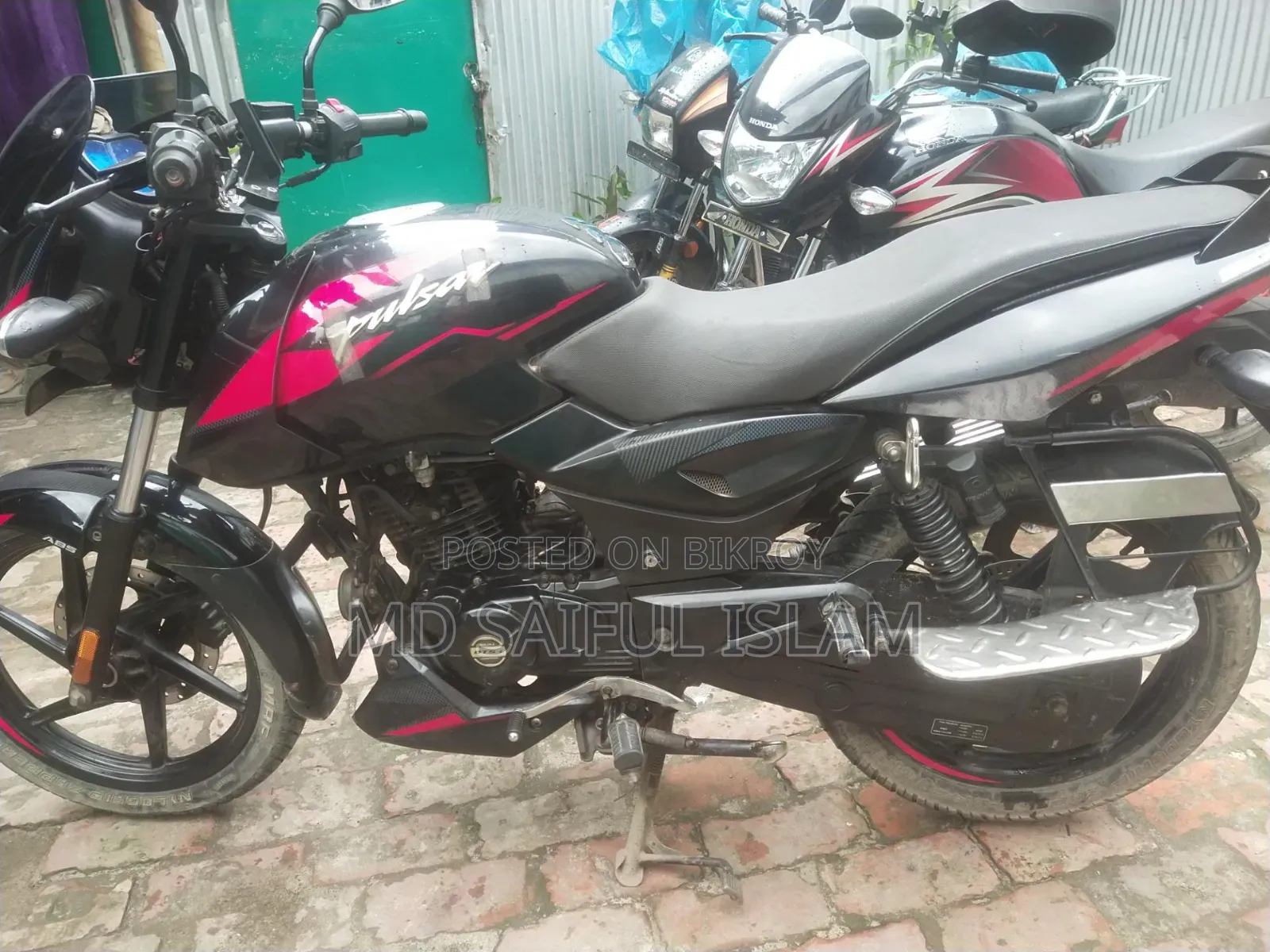 Bajaj Pulsar 150 2025 Red