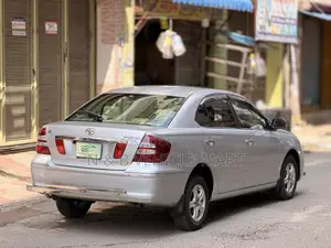 টয়োটা প্রমিও ২০০৬ সিলভার