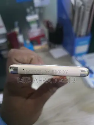 গুগল পিক্সেল ৬ প্রো ১২৮ জিবি গোল্ড