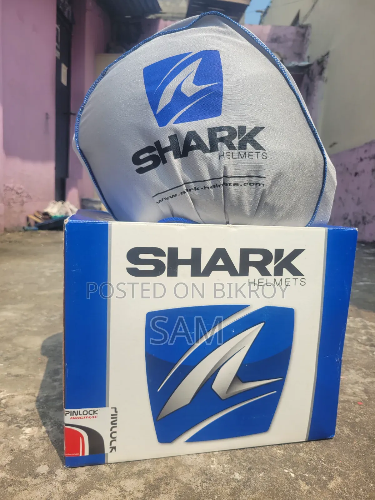 শার্ক হেলমেট