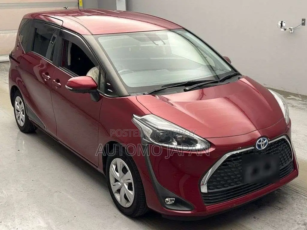 Toyota Sienta 2021 Red