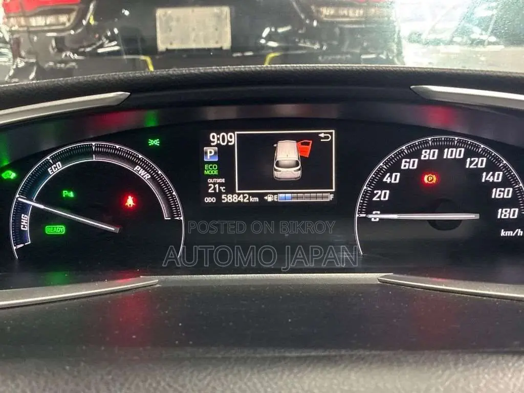 Toyota Sienta 2021 Red