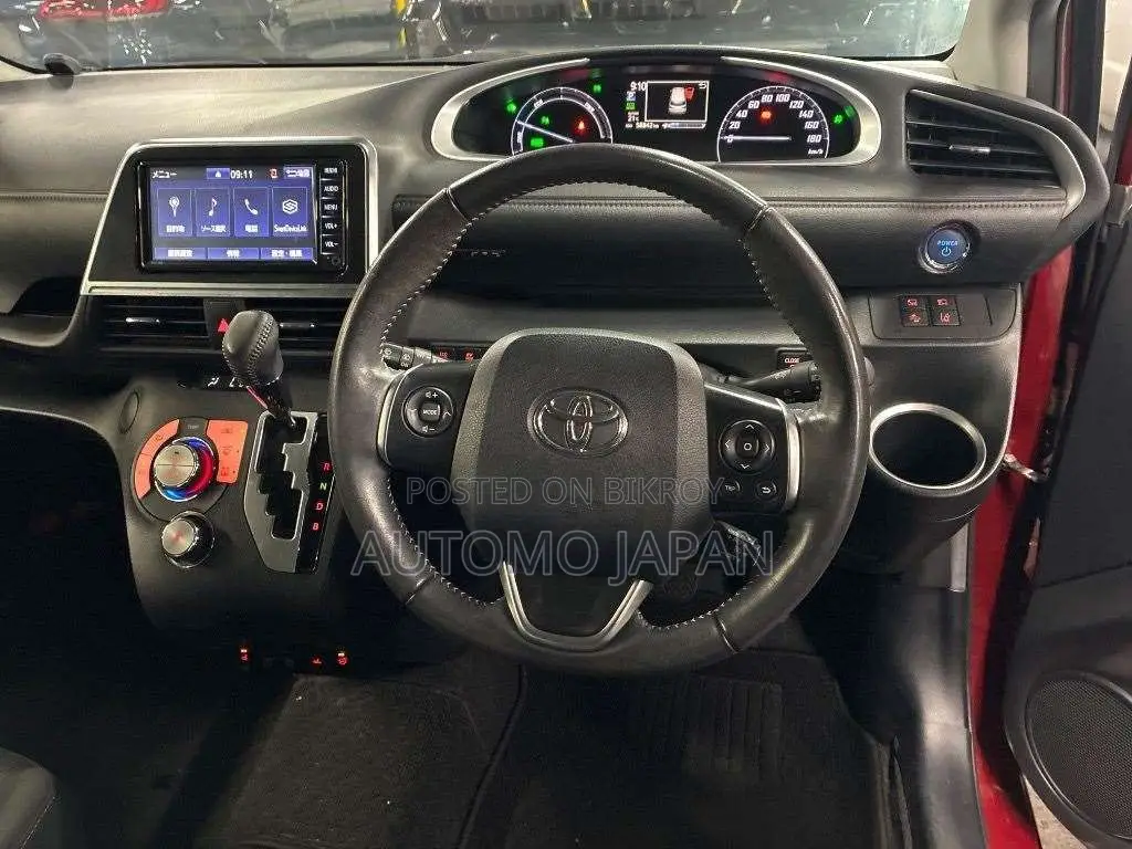 Toyota Sienta 2021 Red
