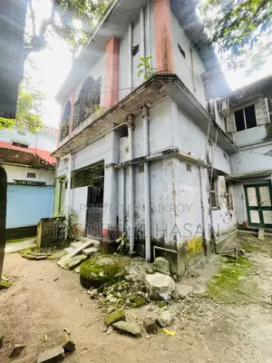 4 Decimal Land With a Two-Storey House for Sale