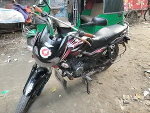 বাজাজ ডিসকভার ১০০ ২০১৭ ব্ল্যাক