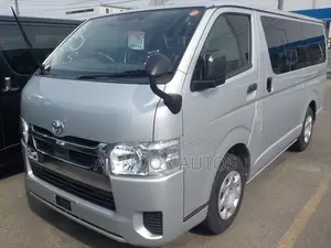 Toyota HiAce 2022 Silver