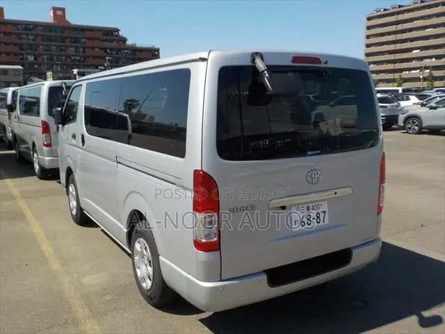 Toyota HiAce 2022 Silver