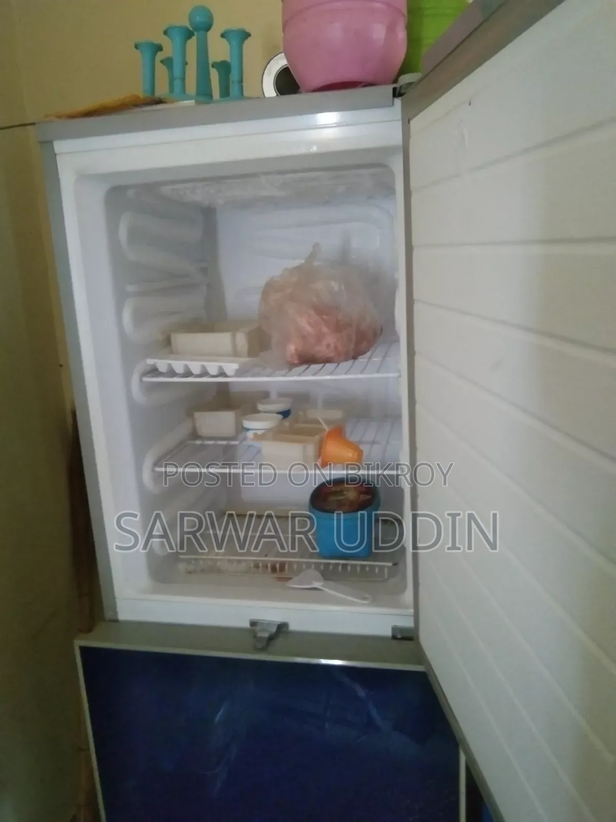 একটি সিন্গার ফ্রিজ বিক্রি করা হবে