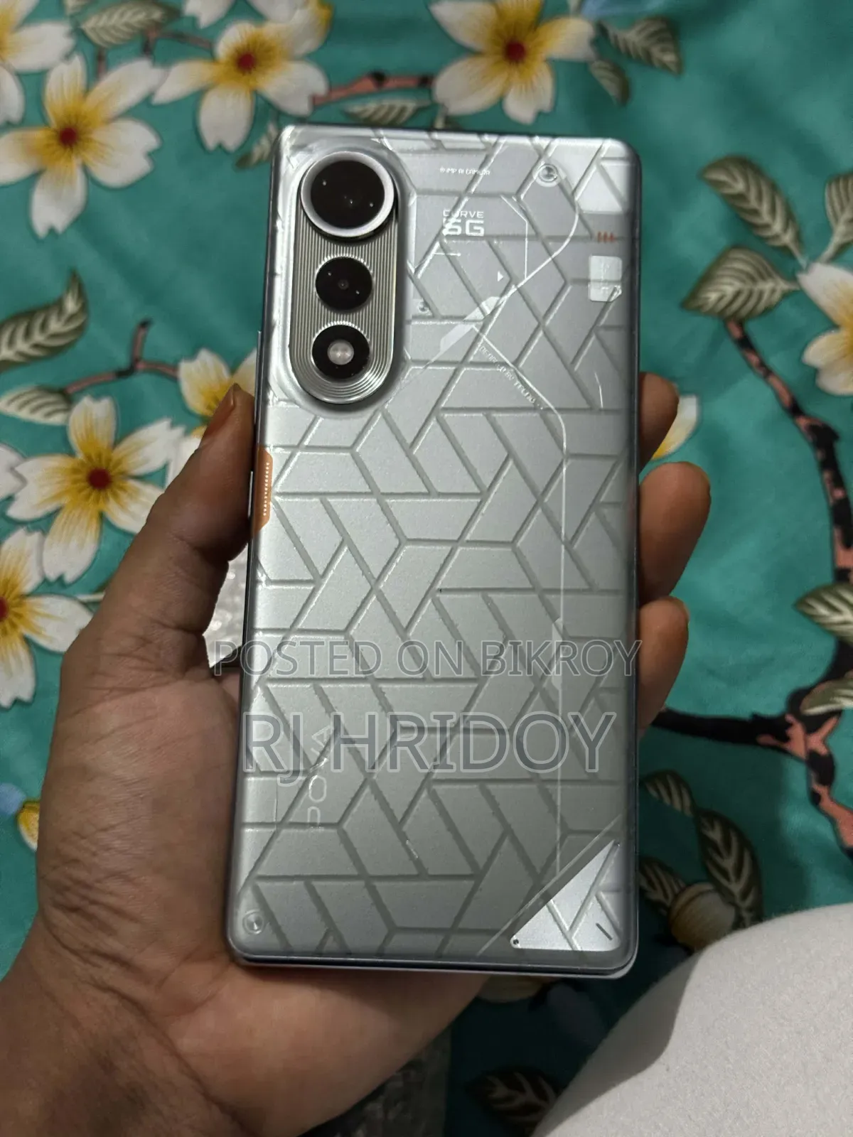 টেকনো পোভা কার্ভ ২৫৬ জিবি হোয়াইট