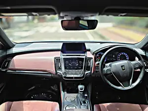Toyota Crown 2018 Black