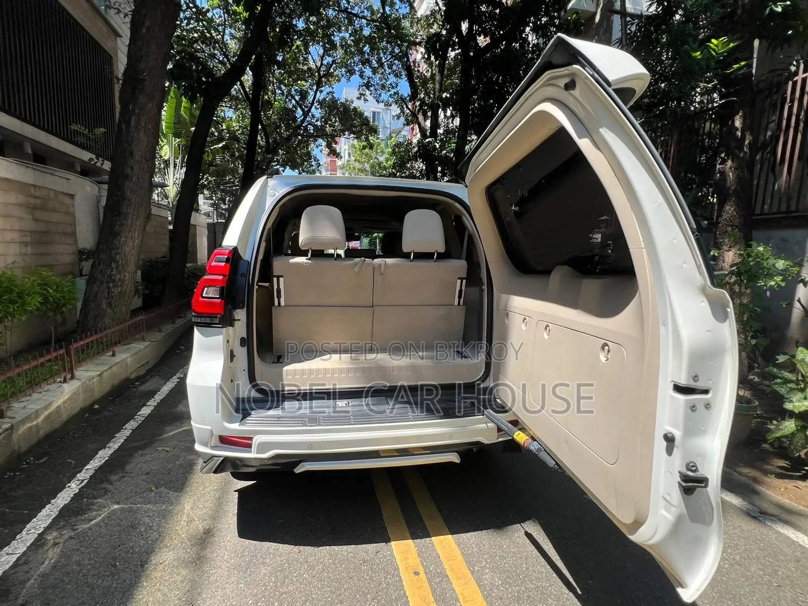 Toyota Land Cruiser Prado 2018 Pearl