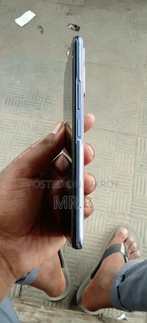 iQOO 128 GB