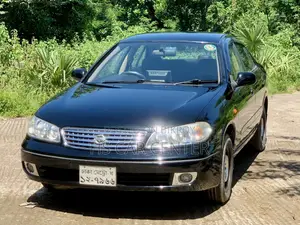 নিসান সানি ২০০৯ কালো