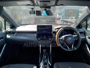 Toyota Corolla Cross 1.8 Hybrid AWD 2022 Red