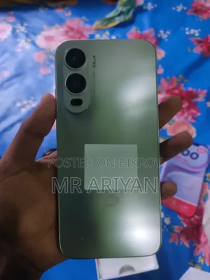 নতুন আইটেল সিটি ২০০ ১২৮ জিবি সিলভার