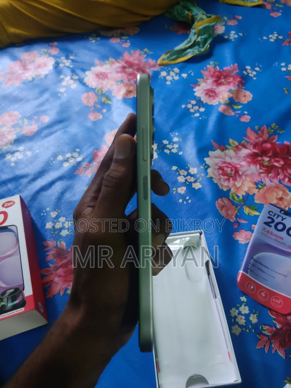 নতুন আইটেল সিটি ২০০ ১২৮ জিবি সিলভার