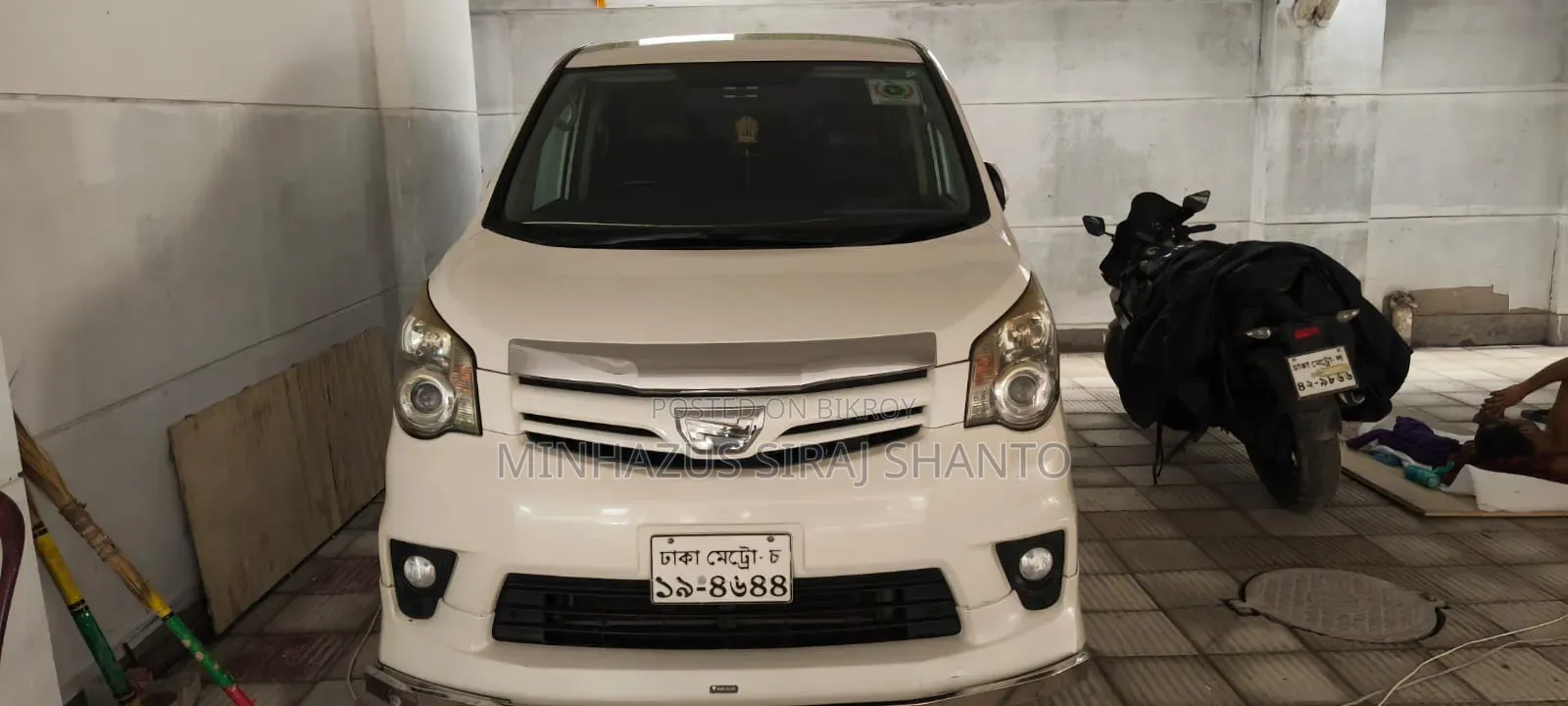 New Toyota Noah 2.0 143hp AWD (7 Seater) 2012 Pearl