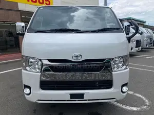 Toyota HiAce 2022