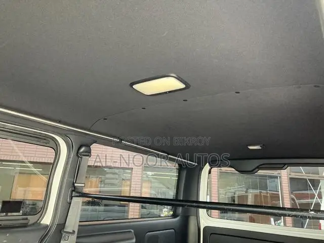 Toyota HiAce 2022