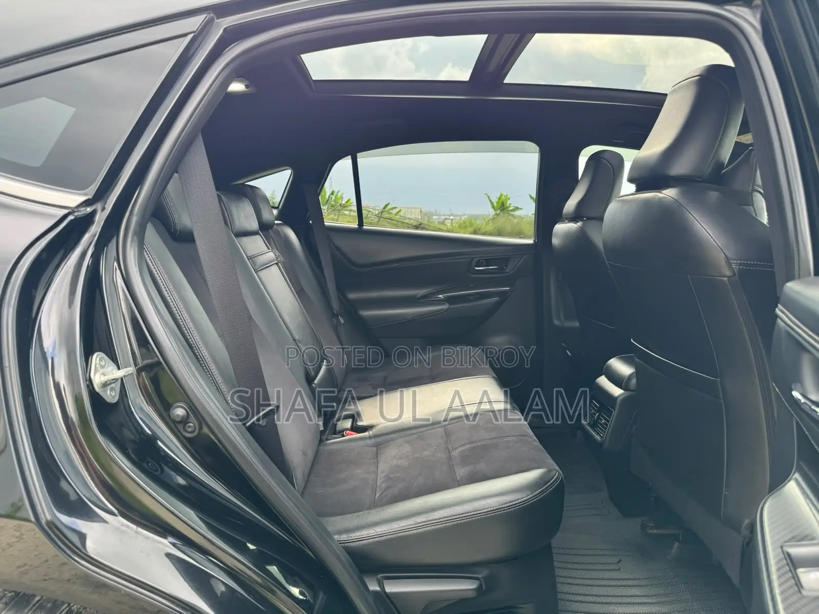 Toyota Harrier 2.0 2015 Black