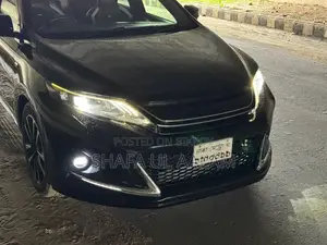 Toyota Harrier 2.0 2015 Black