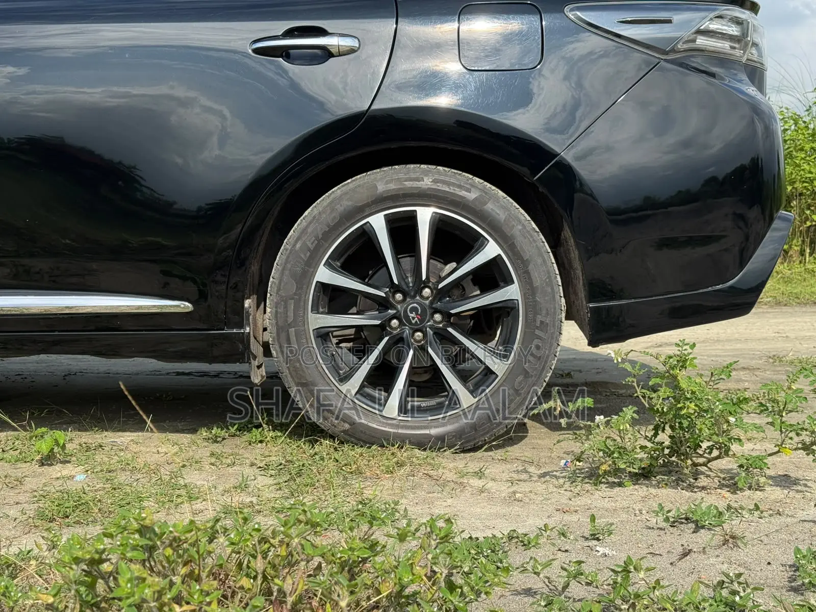 Toyota Harrier 2.0 2015 Black