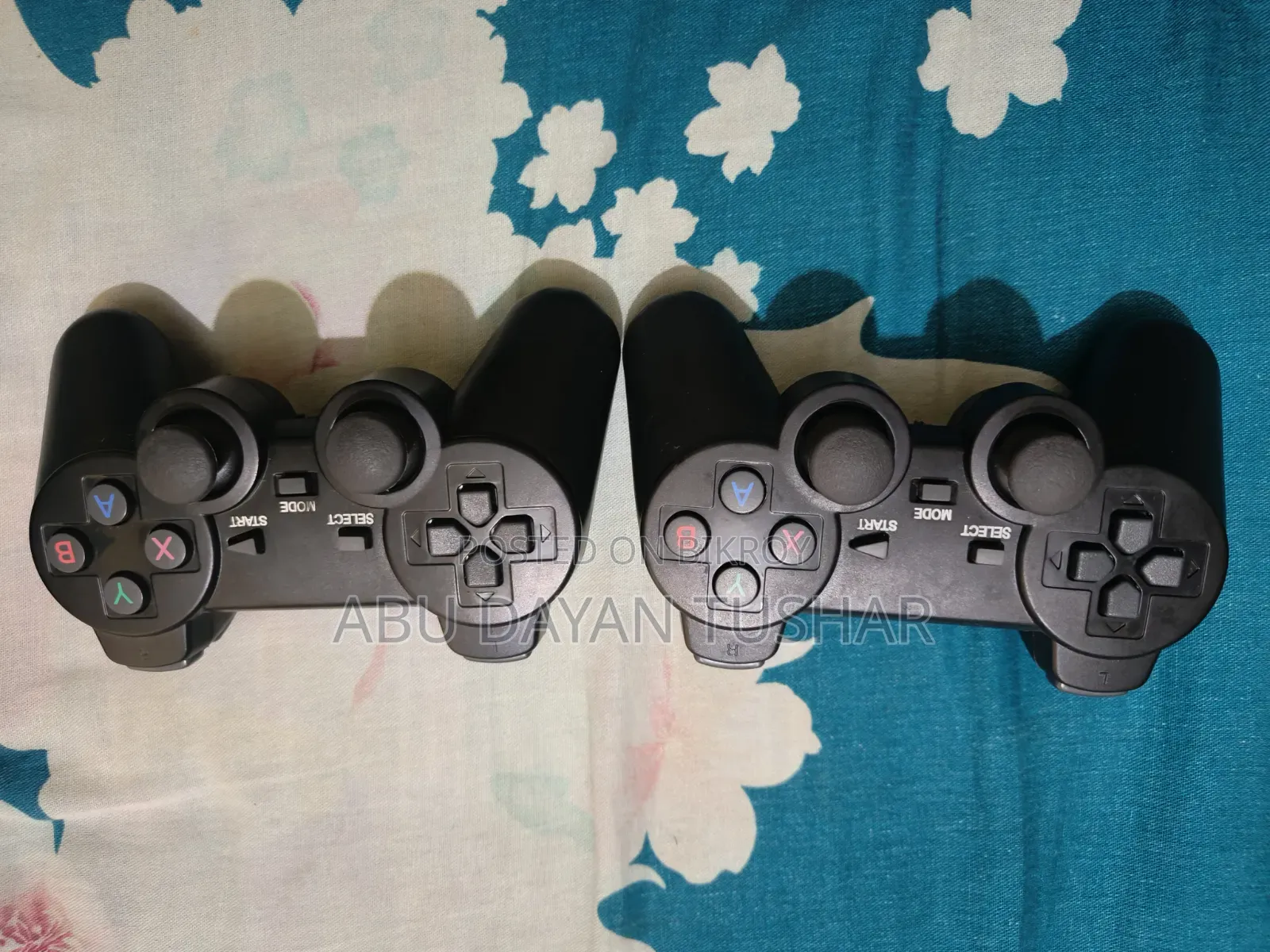 2.4G Wireless Retro Game Console With Controller