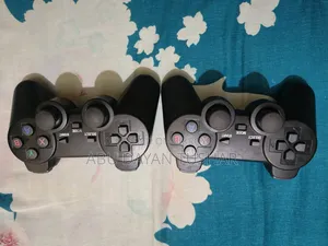 2.4G Wireless Retro Game Console With Controller