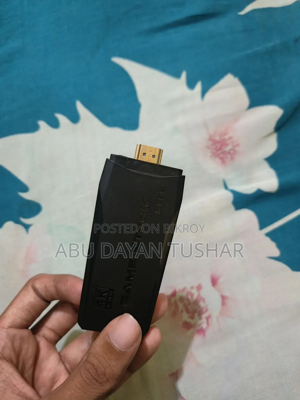 2.4G Wireless Retro Game Console With Controller