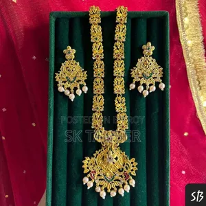 পিনিয়াম কলেটি গহনা