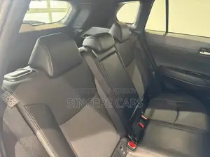 টয়োটা করোল্লা ক্রস ২০২২ ব্রাউন
