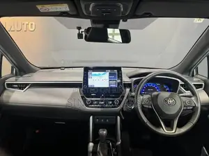 টয়োটা করোল্লা ক্রস ২০২২ ব্রাউন