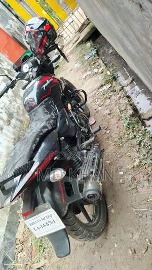 বাজাজ পালসার ১৫০ ২০২৩ ব্ল্যাক